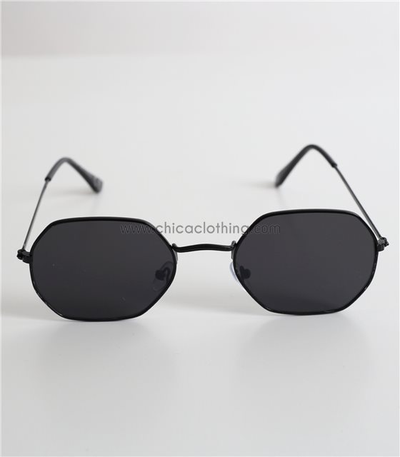 Γυαλιά ηλίου με πολύγωνο σκελετό και μαύρο φακό