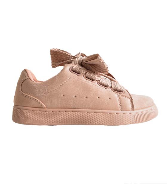 Ροζ sneaker σουέτ με δύο διαφορετικά κορδόνια